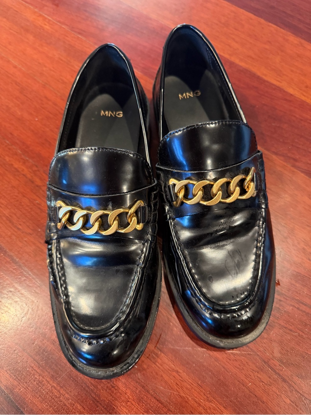 MNG Mango Black Chain Loafers Size 38 Gold Hardware Quiet Luxury Dark Academia